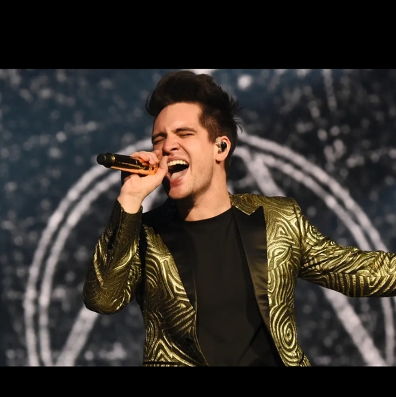 FUNKO POP ROCKS Panic At The Disco Brendon Urie Figure 133  w/ Box & Cover - Picture 12 of 13